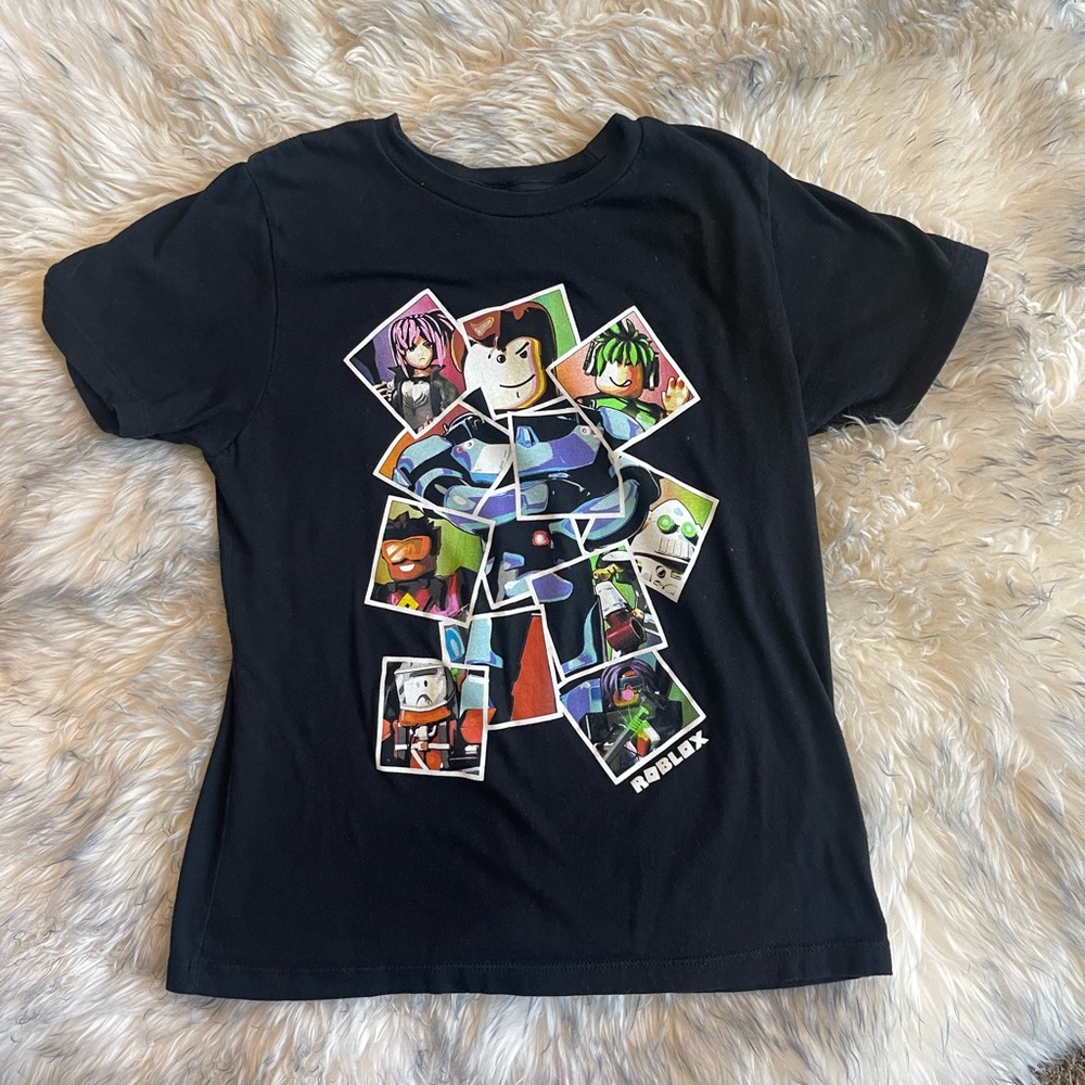 Boys large Roblox T-shirt. 5 for $20.